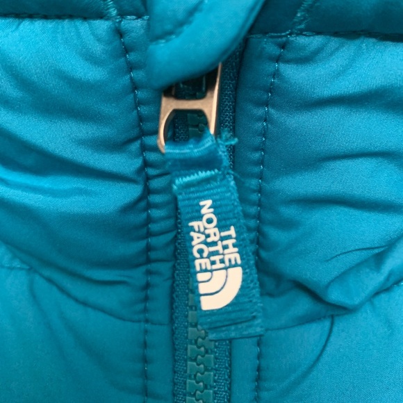 NORTH FACE GIRLS LONG REVERSIBLE COAT, 2 zipped pockets,hooded,warm,washable 😀 - Picture 3 of 14